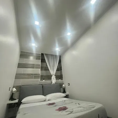 Grevin House * Napoli