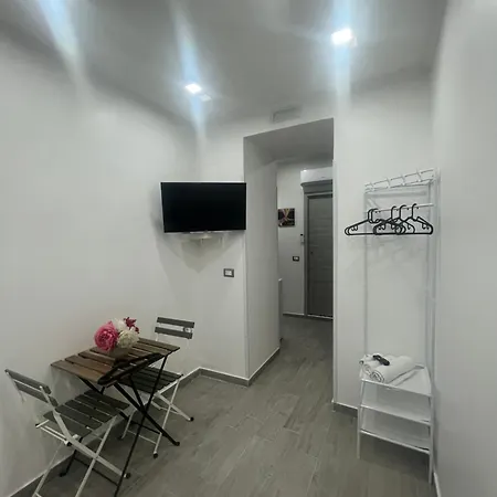 Grevin House * Nápoly