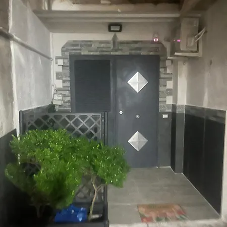 Grevin House * Neapol