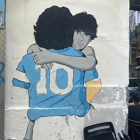 Grevin House * Neapol